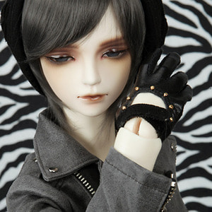 Senior Delf MATTHEW Head Limited